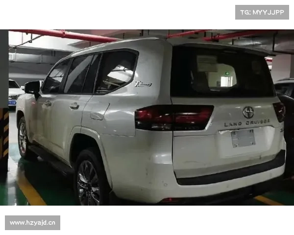 丰田全新陆巡实车曝光,配V6发动机+10AT,却被网友说像国产车? 丰田全新陆巡实车曝光,配V6发动机+10AT,却被网友说像国产车?